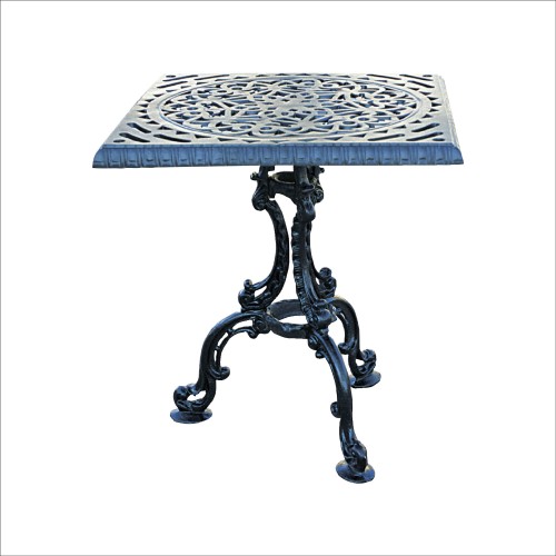 Döküm Masa ve Sandalyeler